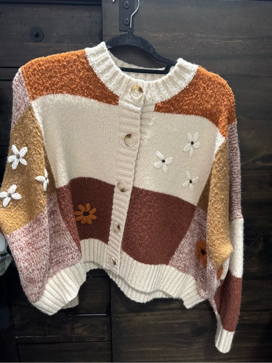 Luna Ivy Sweaters - Embroidered Patchwork Cardigan in Cream & Rust